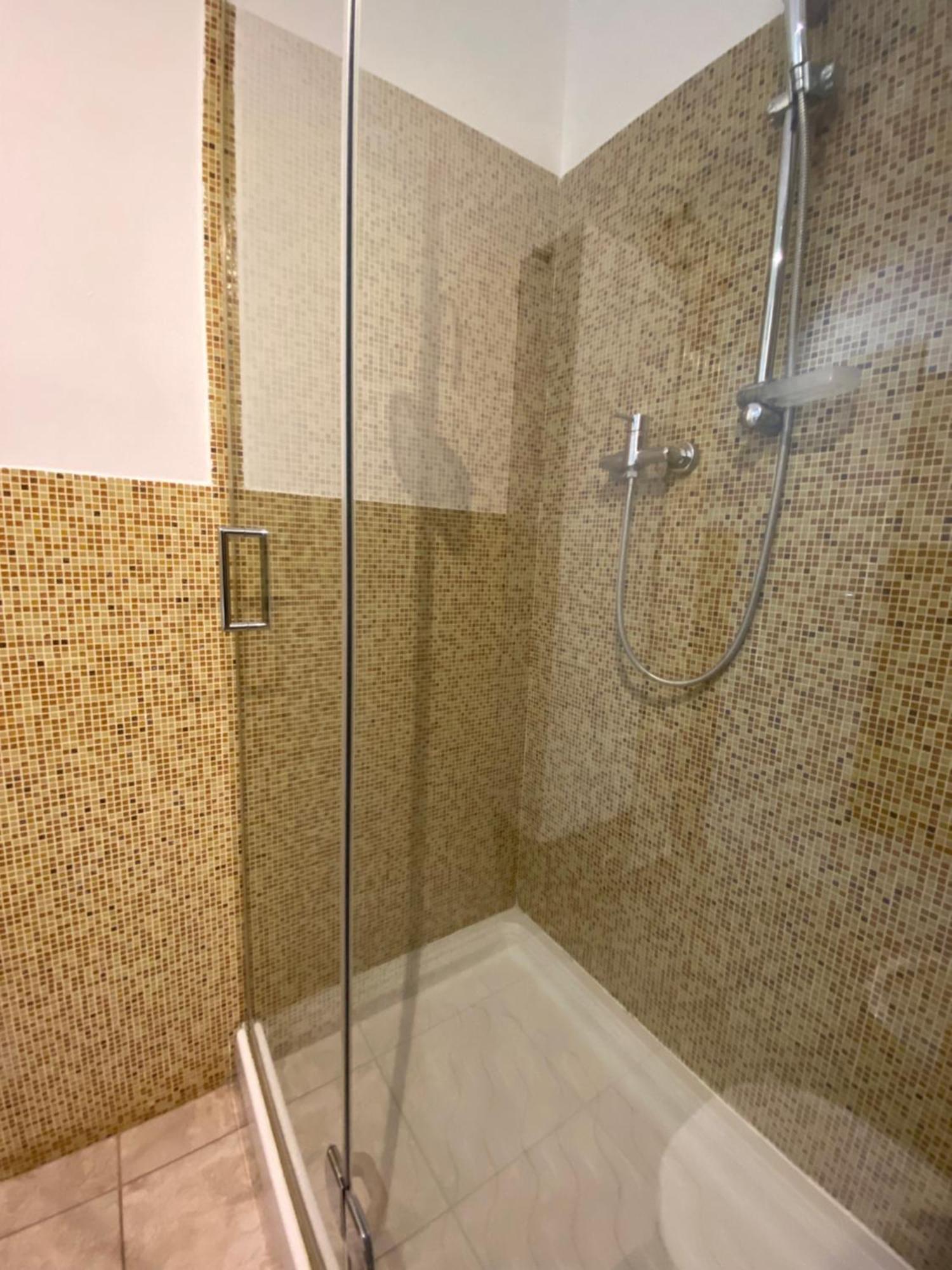 Avantgard Rooms Western Station Bolonia Zewnętrze zdjęcie